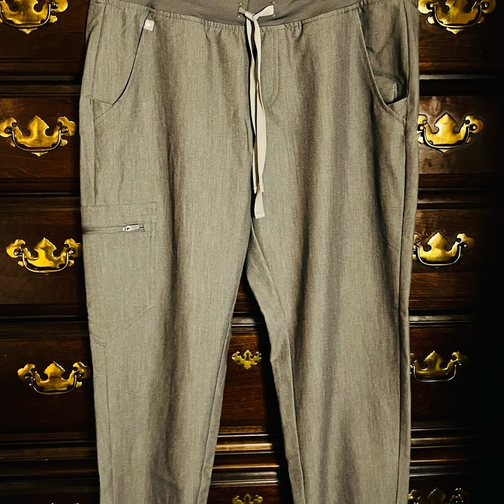 FIGS Zamora joggers
